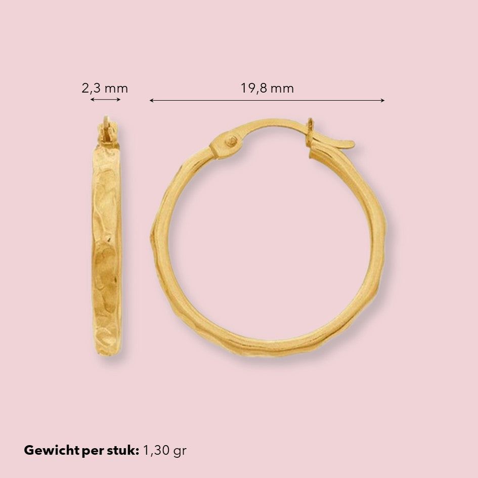 Gehamerde hoepeloorbellen